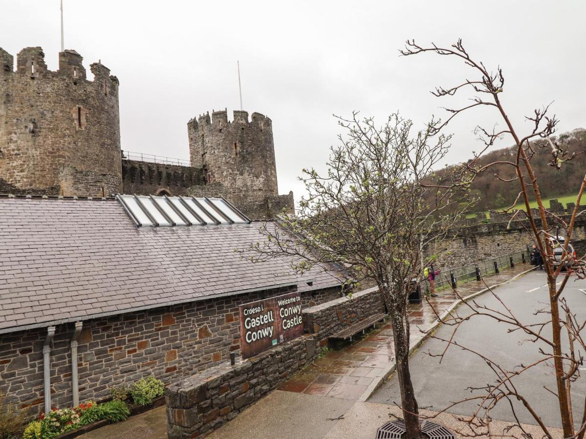 The Old Coach House Apartment Conwy Exterior photo