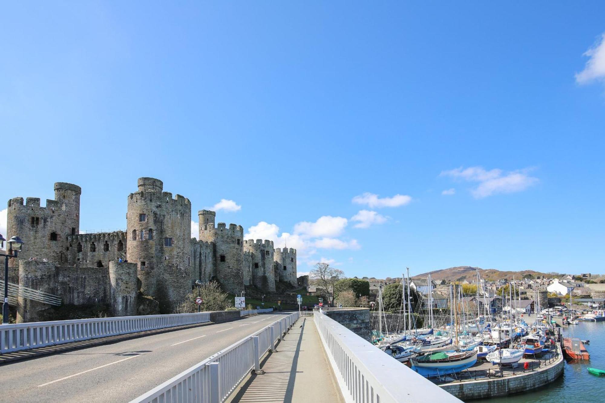 The Old Coach House Apartment Conwy Exterior photo
